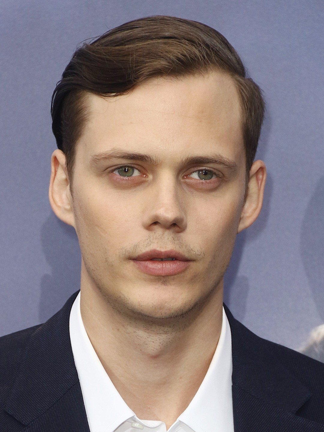 How tall is Bill Skarsgard?